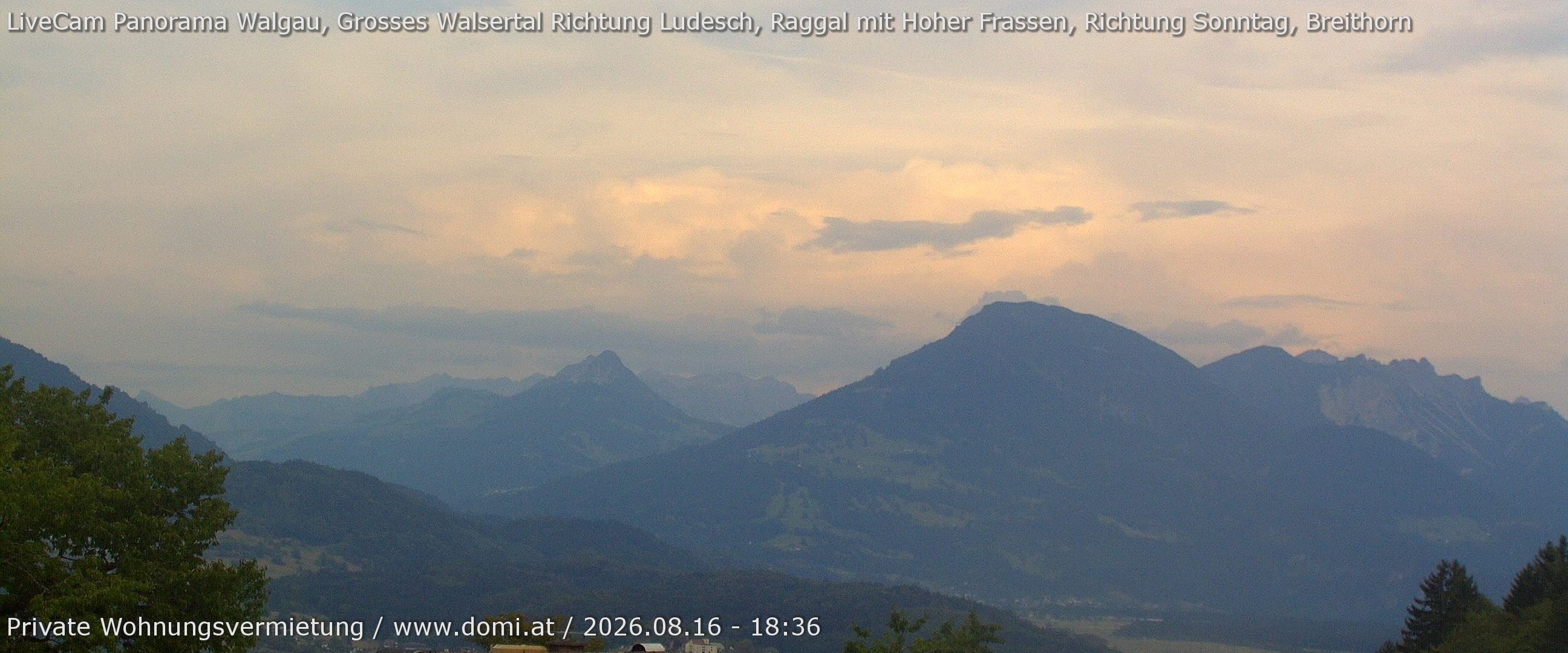 Archived image Webcam View of Walgau, Hoher Fraßen and Breithorn from Gampelün