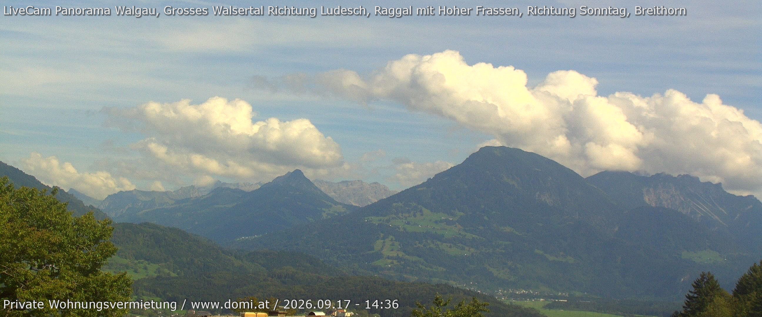 Archived image Webcam View of Walgau, Hoher Fraßen and Breithorn from Gampelün