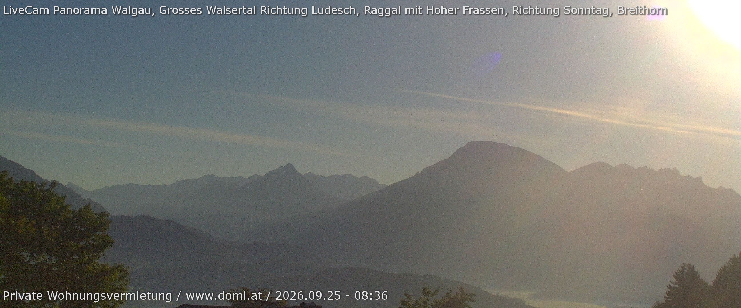 Archived image Webcam View of Walgau, Hoher Fraßen and Breithorn from Gampelün