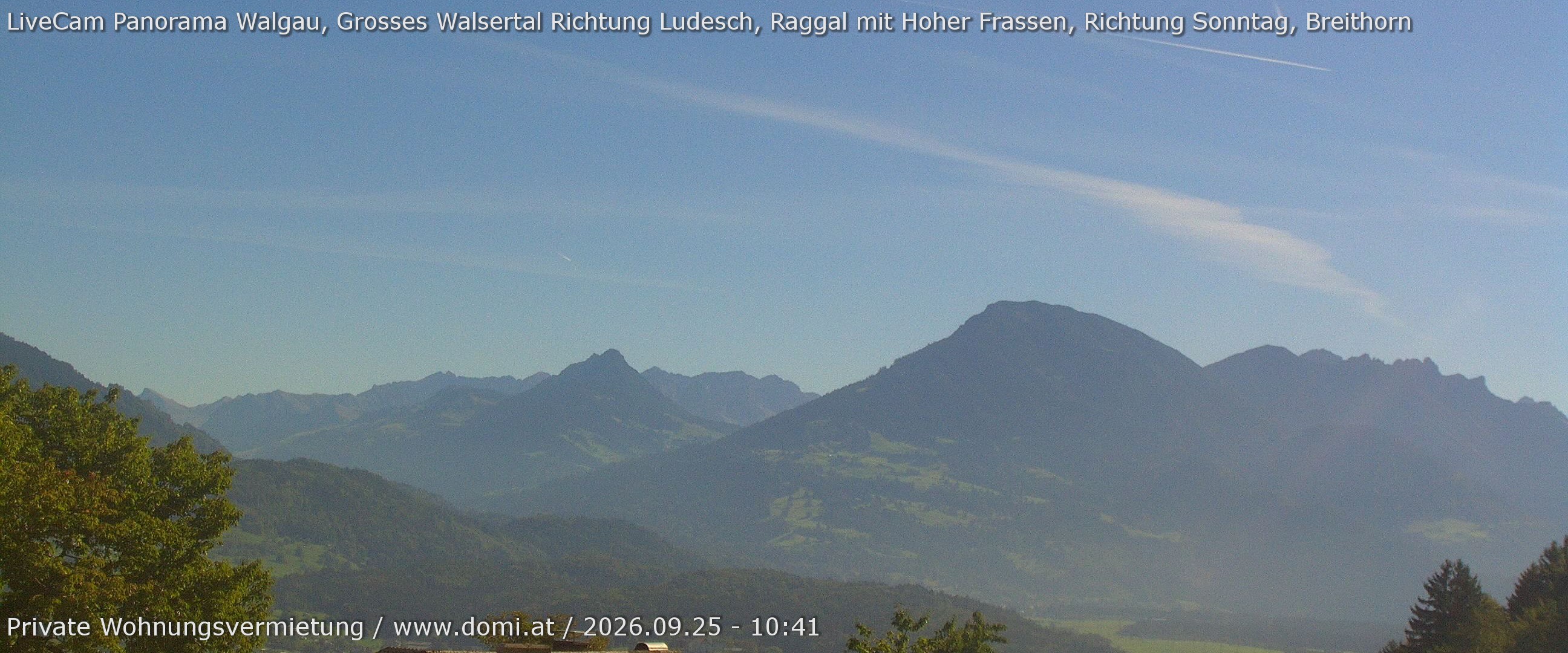 Archived image Webcam View of Walgau, Hoher Fraßen and Breithorn from Gampelün