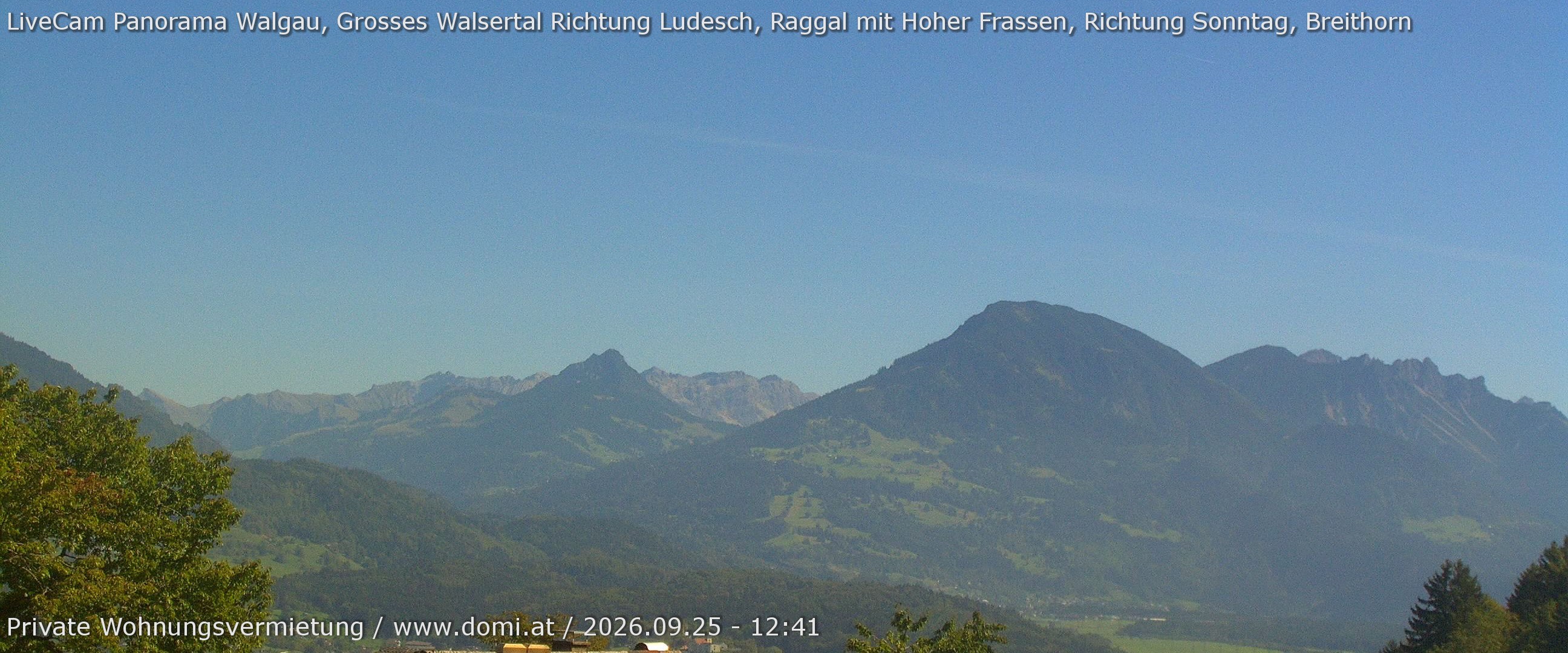 Archived image Webcam View of Walgau, Hoher Fraßen and Breithorn from Gampelün