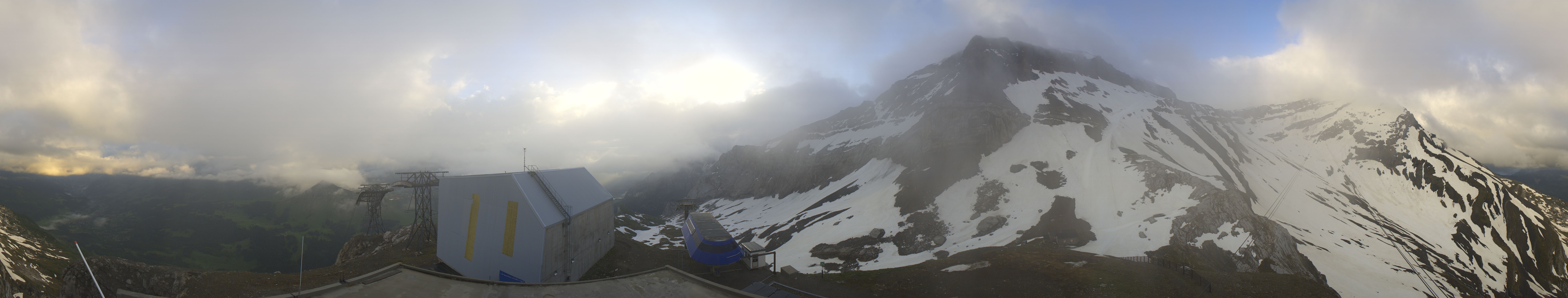 Archiv Foto Webcam Glacier 3000: Station Cabane
