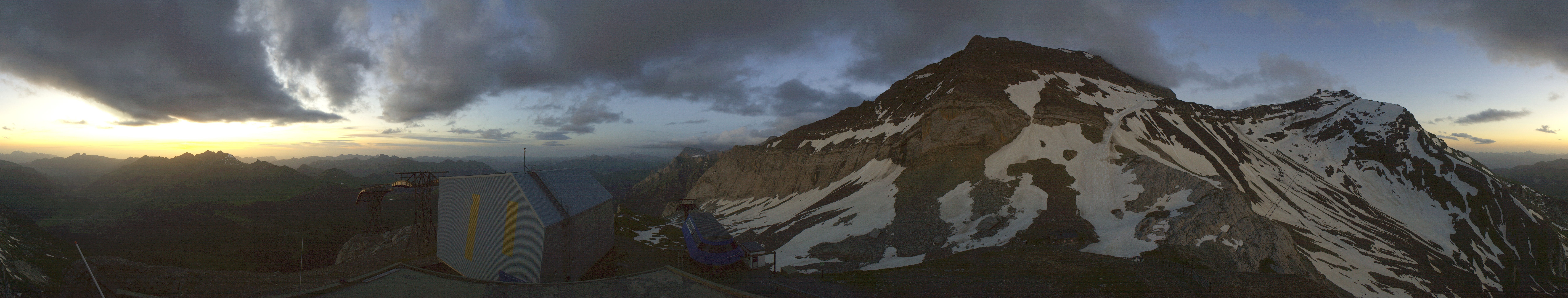 Archived image Webcam Glacier 3000: View from Cabane station