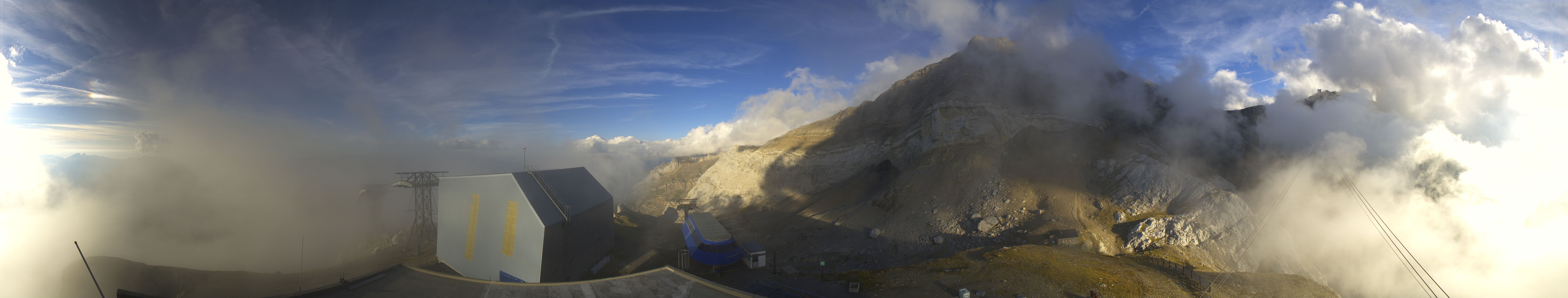 Archiv Foto Webcam Glacier 3000: Station Cabane