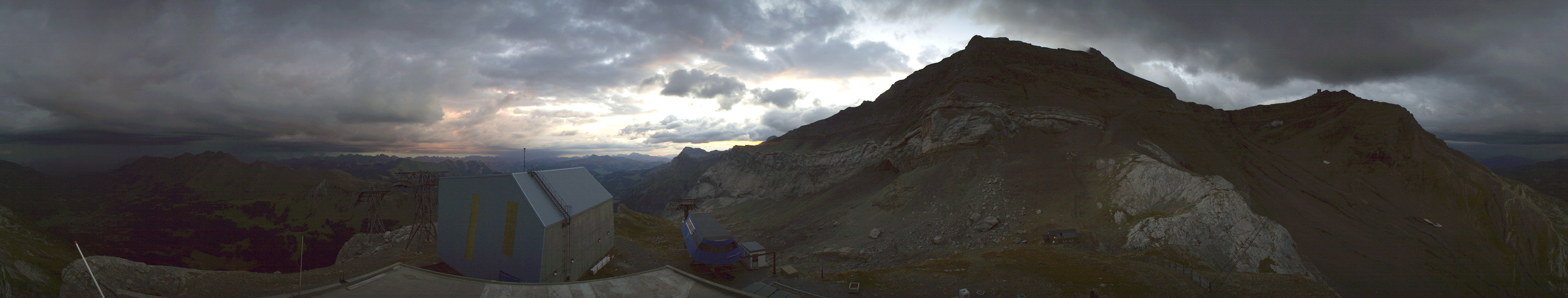 Archiv Foto Webcam Glacier 3000: Station Cabane