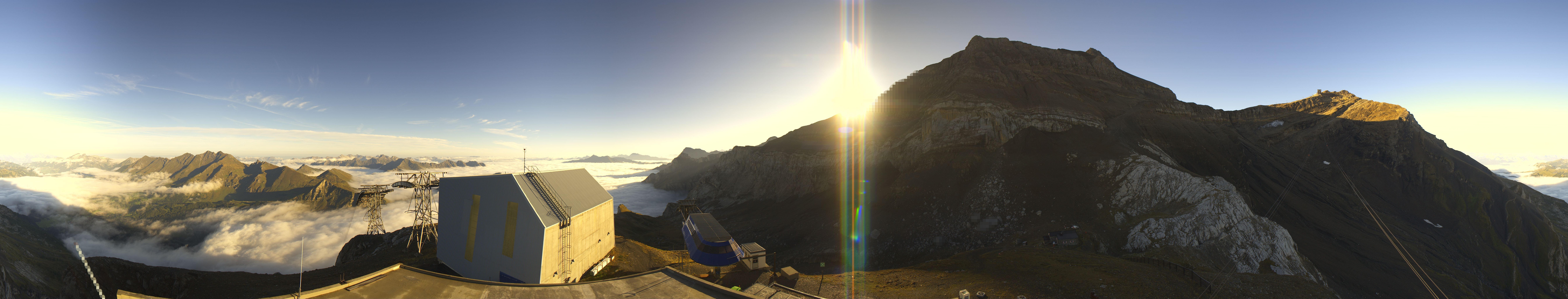 Archiv Foto Webcam Glacier 3000: Station Cabane