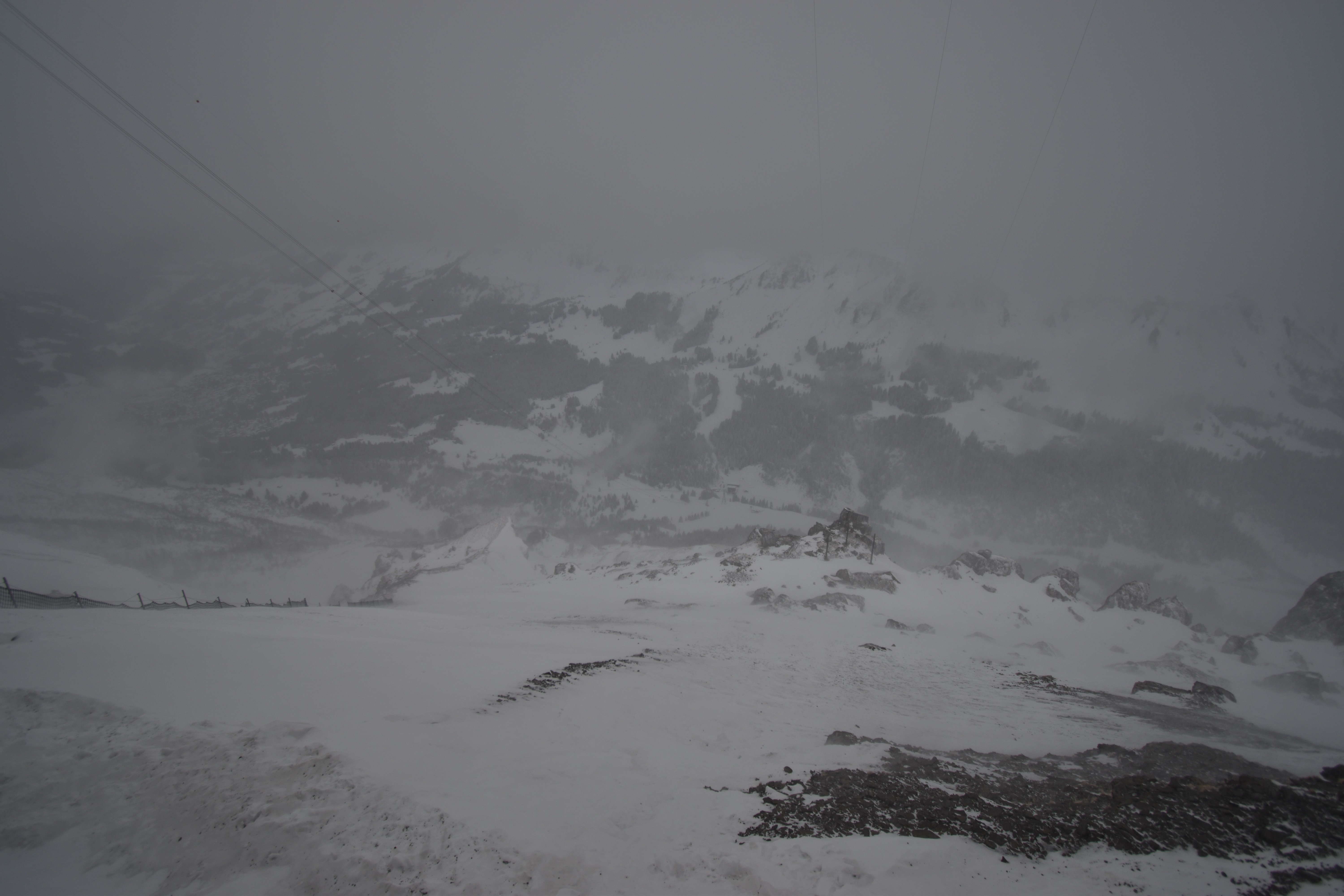 Archiv Foto Webcam Glacier 3000: Black Wall am Gemskopf