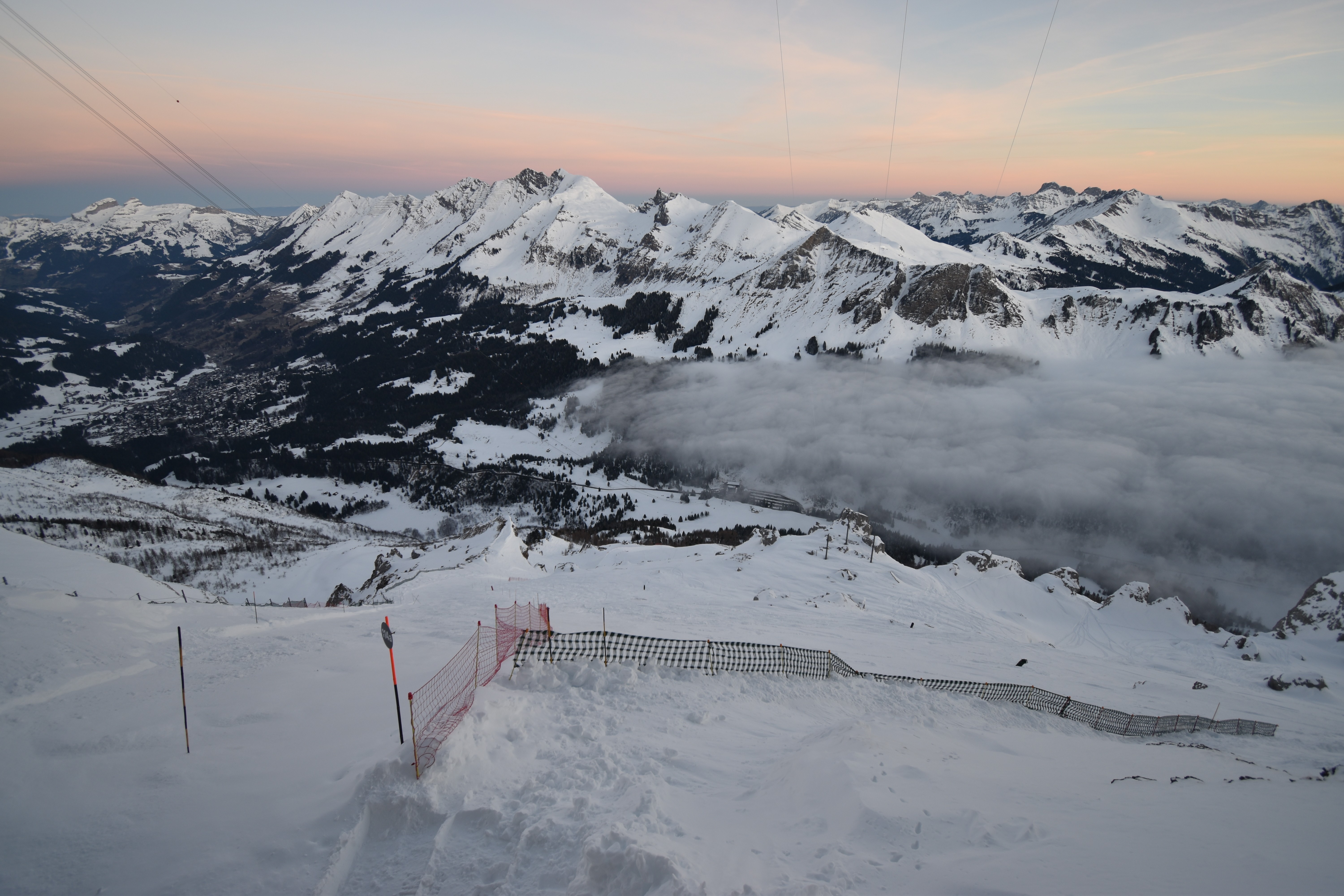 Archiv Foto Webcam Glacier 3000: Black Wall am Gemskopf