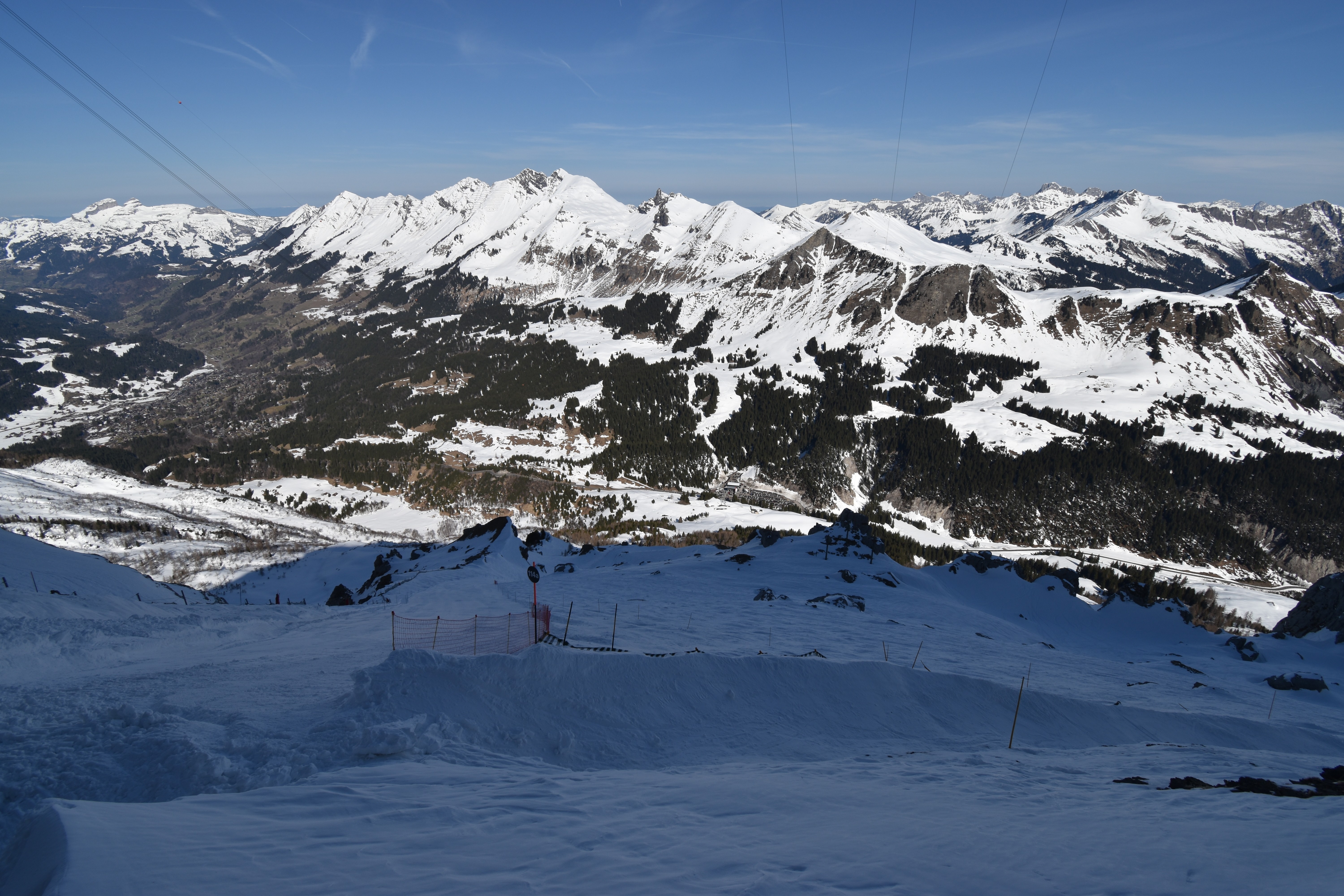 Archiv Foto Webcam Glacier 3000: Black Wall am Gemskopf