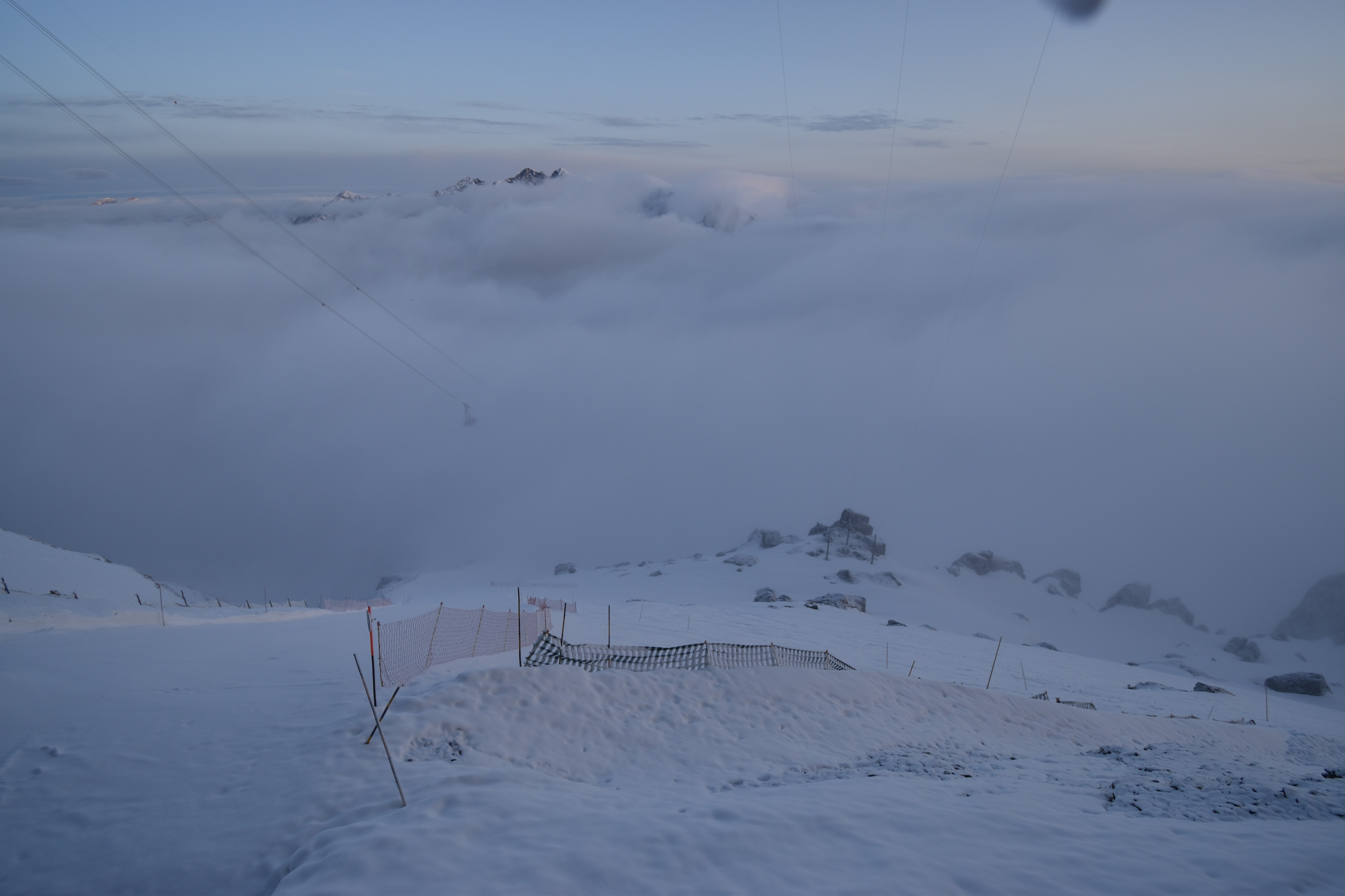 Archiv Foto Webcam Glacier 3000: Black Wall am Gemskopf