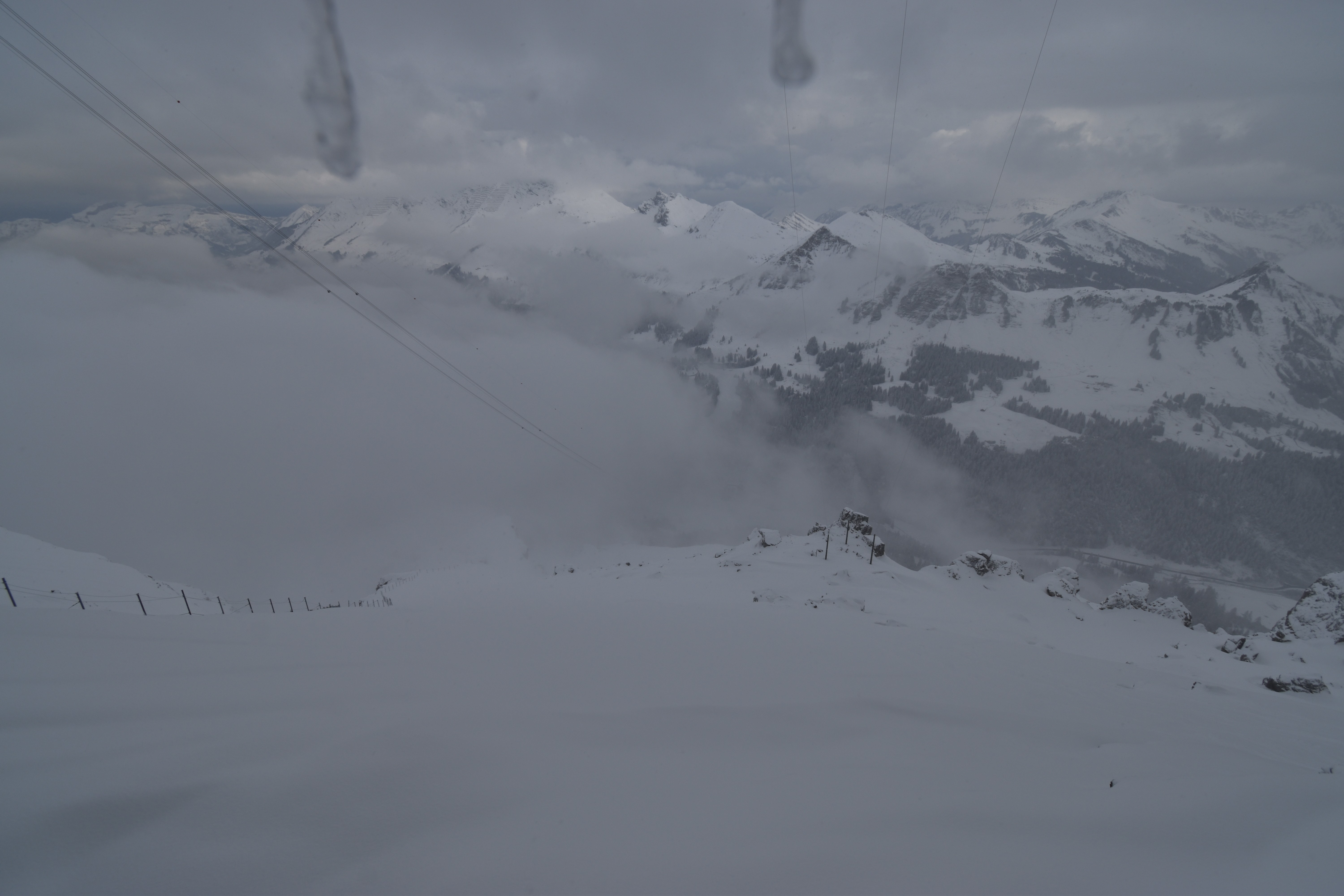 Archiv Foto Webcam Glacier 3000: Black Wall am Gemskopf