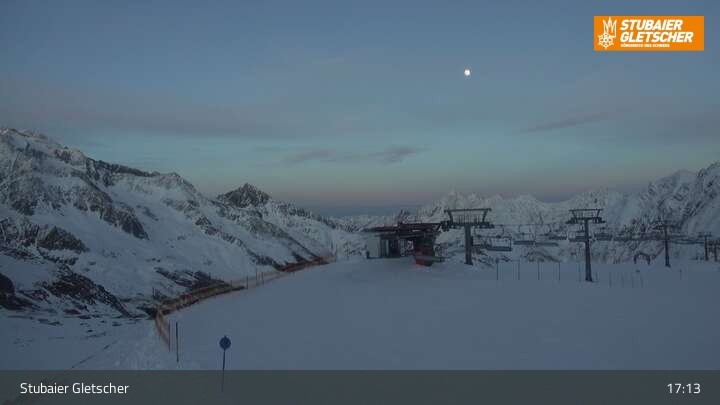 Archiv Foto Webcam Stubaier Gletscher: Aublick Bergstation Murmele