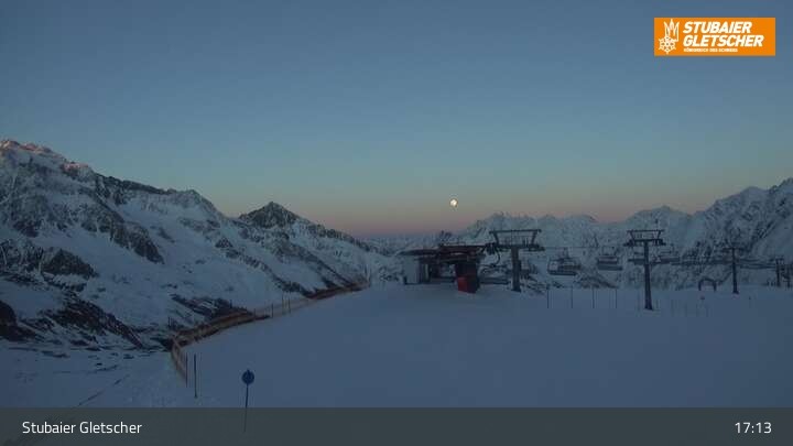 Archiv Foto Webcam Stubaier Gletscher: Aublick Bergstation Murmele