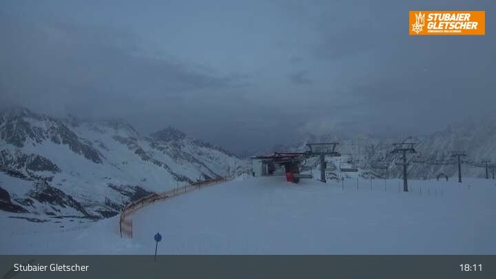 Archiv Foto Webcam Stubaier Gletscher: Aublick Bergstation Murmele