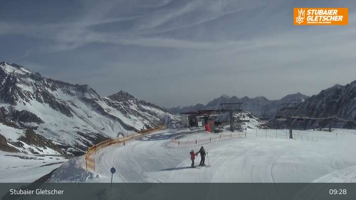 Archiv Foto Webcam Stubaier Gletscher: Aublick Bergstation Murmele