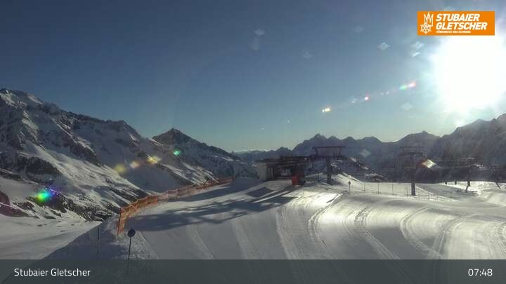 Archiv Foto Webcam Stubaier Gletscher: Aublick Bergstation Murmele