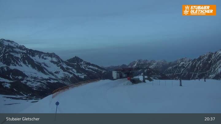 Archiv Foto Webcam Stubaier Gletscher: Aublick Bergstation Murmele