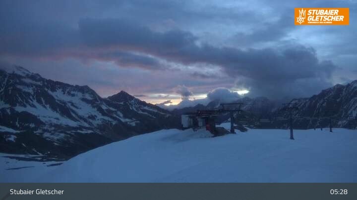 Archiv Foto Webcam Stubaier Gletscher: Aublick Bergstation Murmele