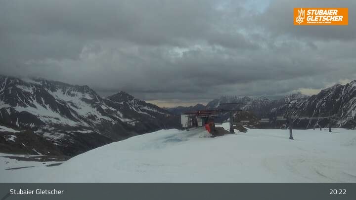 Archiv Foto Webcam Stubaier Gletscher: Aublick Bergstation Murmele
