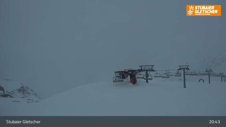 Archived image Webcam Stubai Glacier - View Top Station Murmele