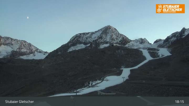 Archiv Foto Webcam Stubaier Gletscher: Aublick Bergstation Murmele