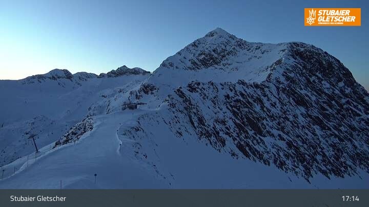 Archiv Foto Webcam Stubaier Gletscher: Ausblick Fernau Bergstation