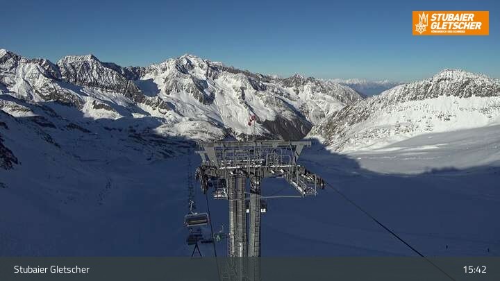 Archiv Foto Webcam Stubaier Gletscher: Ausblick Fernau Bergstation