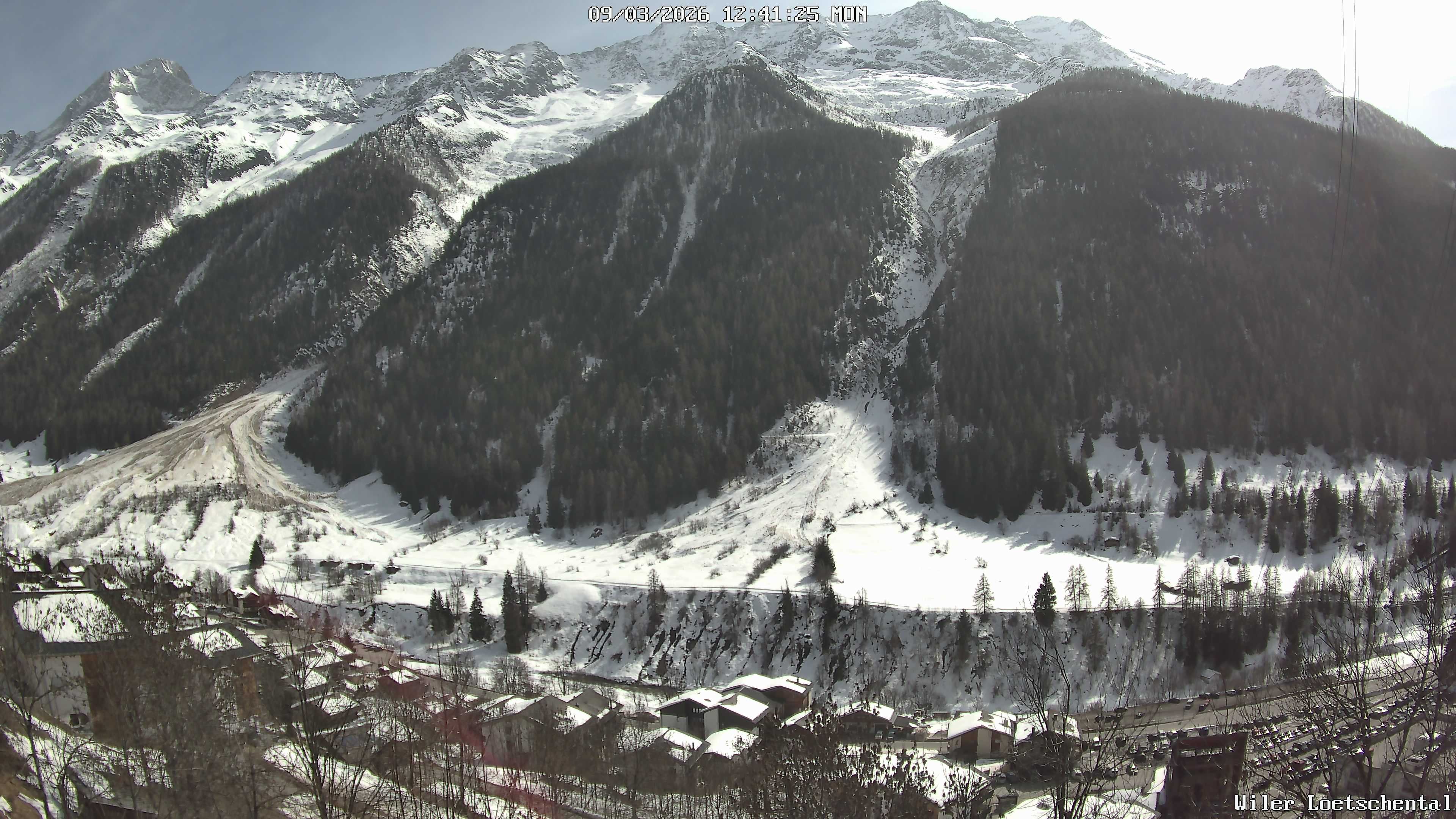 Archiv Foto Webcam Lötschental: Blick auf Wilerhorn und Bietschhorn