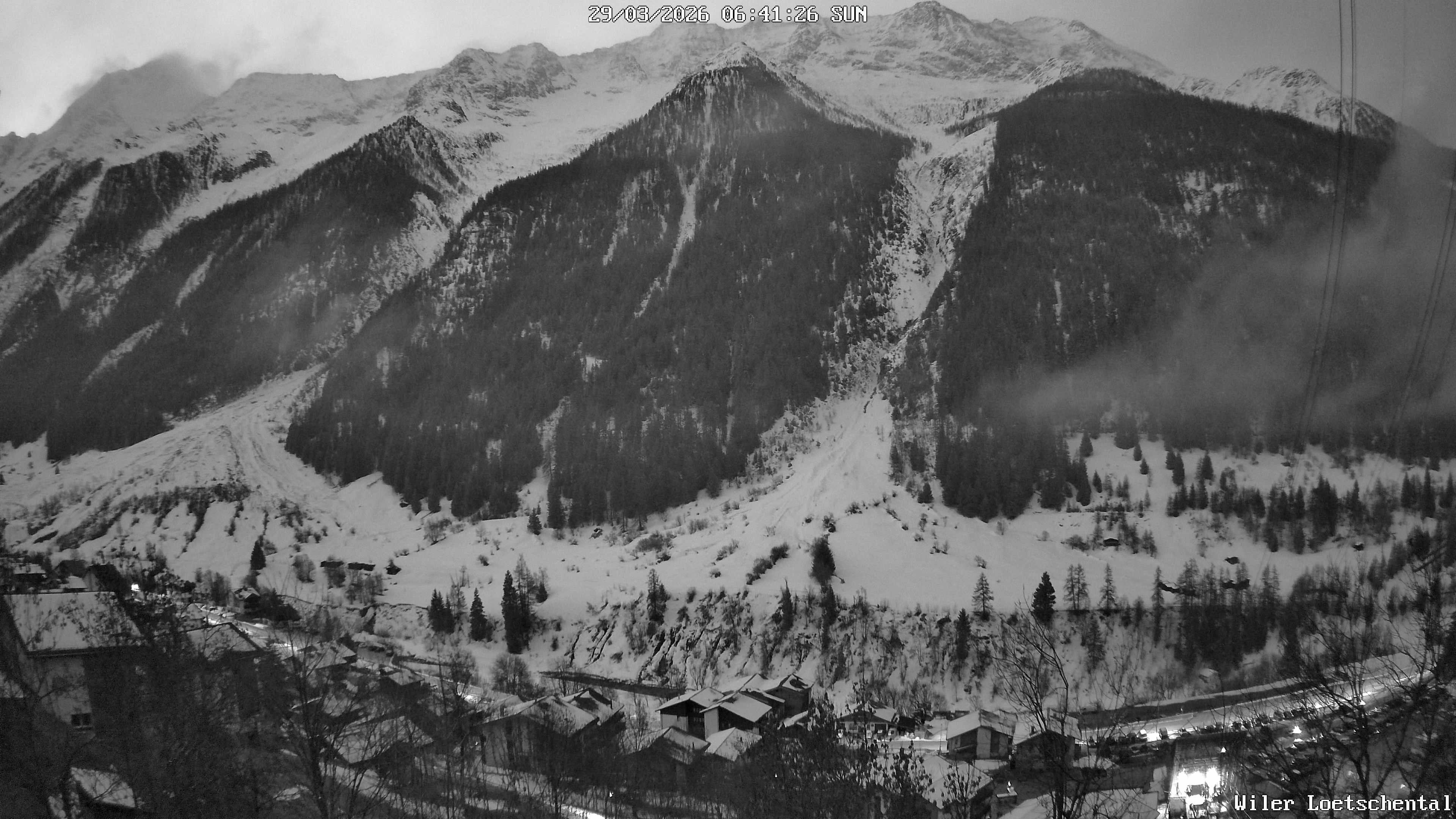 Archiv Foto Webcam Lötschental: Blick auf Wilerhorn und Bietschhorn