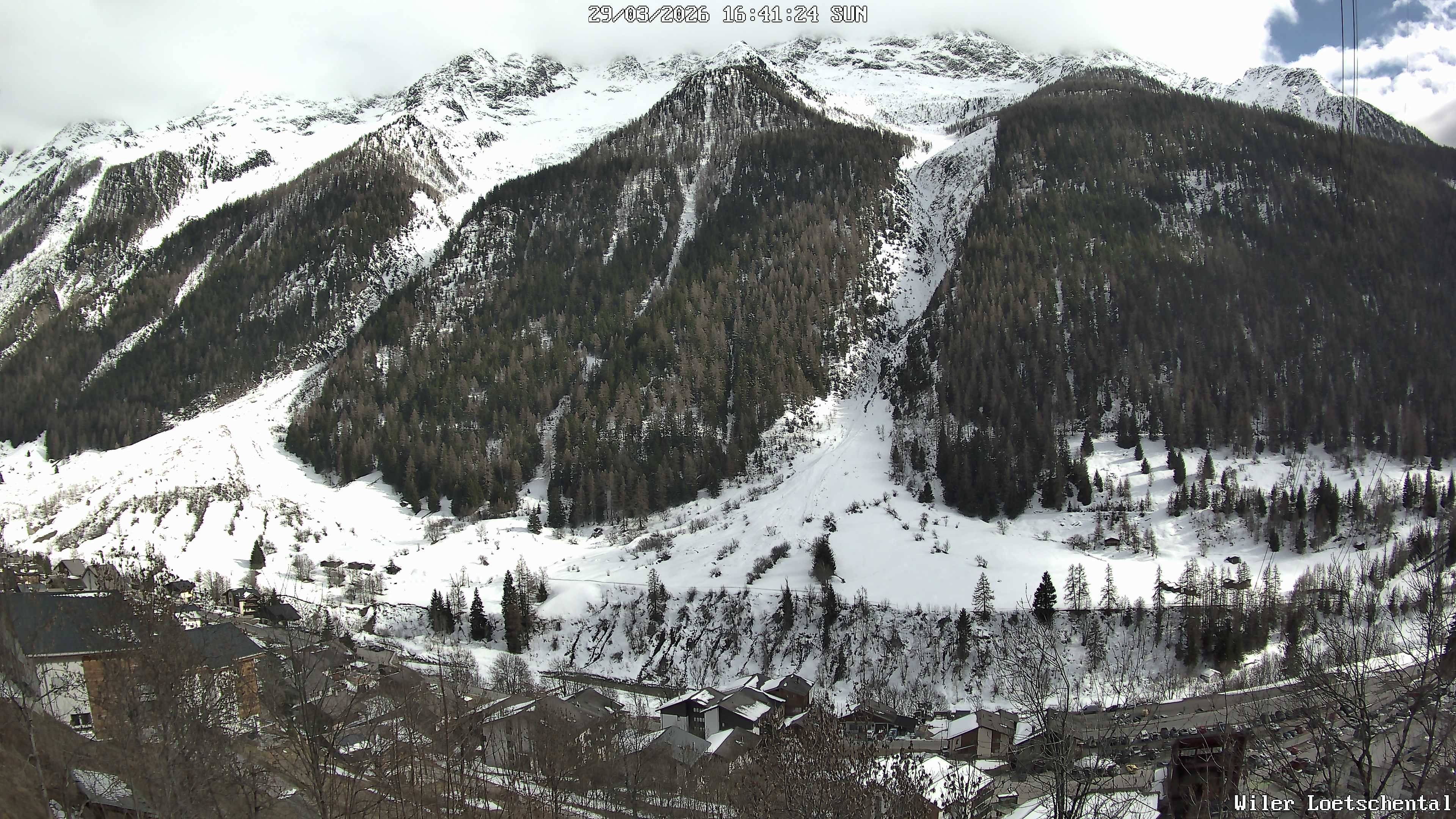 Archiv Foto Webcam Lötschental: Blick auf Wilerhorn und Bietschhorn