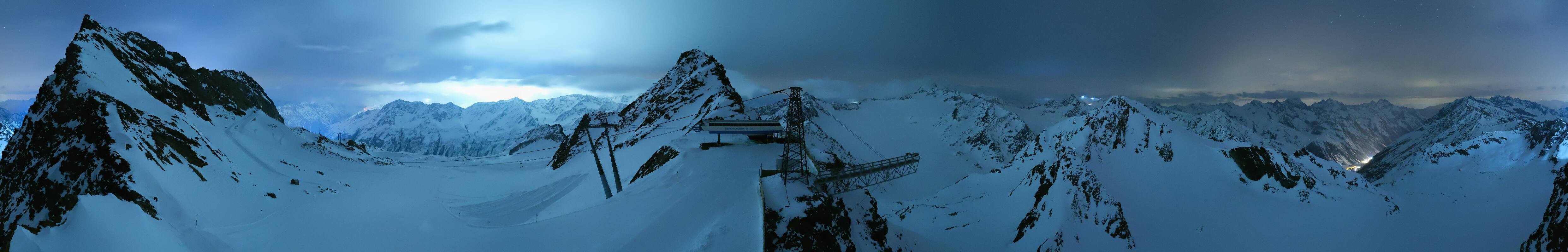 Archived image Webcam Sölden - Tiefenbach Glacier View Top Station