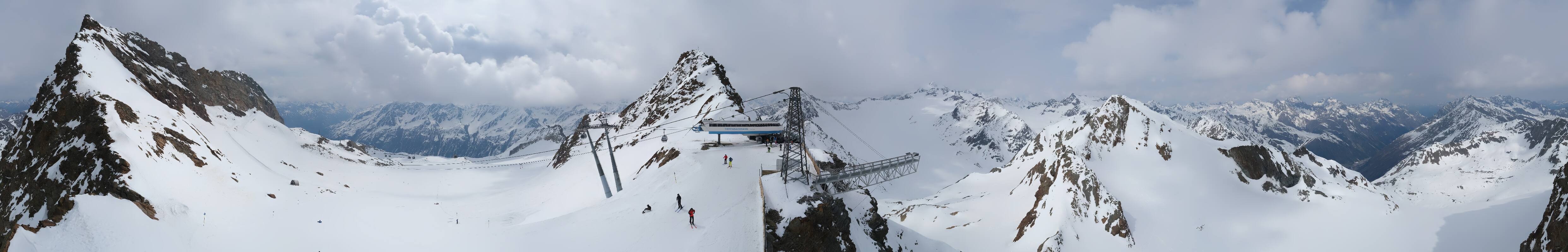 Archived image Webcam Sölden - Tiefenbach Glacier View Top Station
