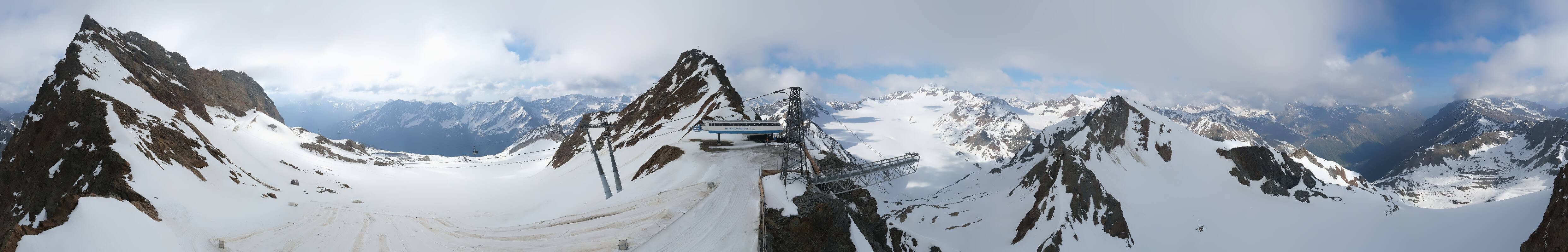 Archived image Webcam Sölden - Tiefenbach Glacier View Top Station