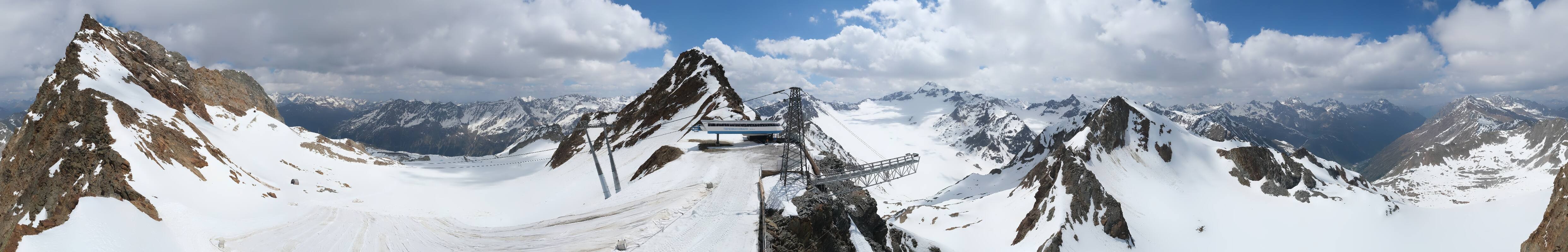 Archived image Webcam Sölden - Tiefenbach Glacier View Top Station