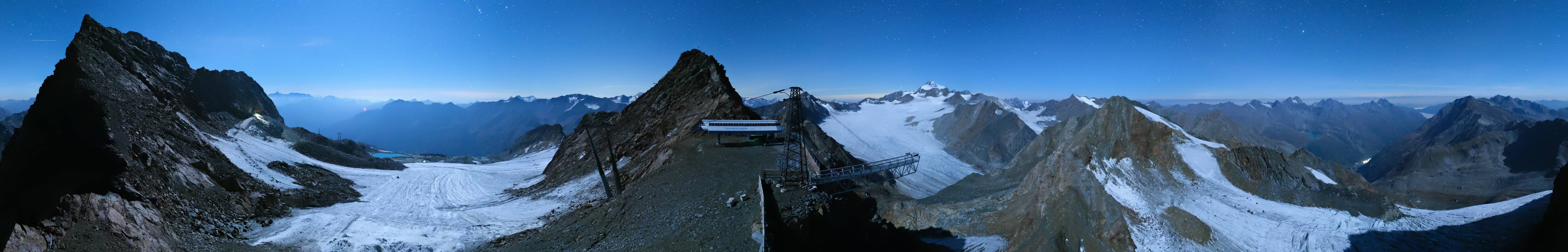 Archived image Webcam Sölden - Tiefenbach Glacier View Top Station