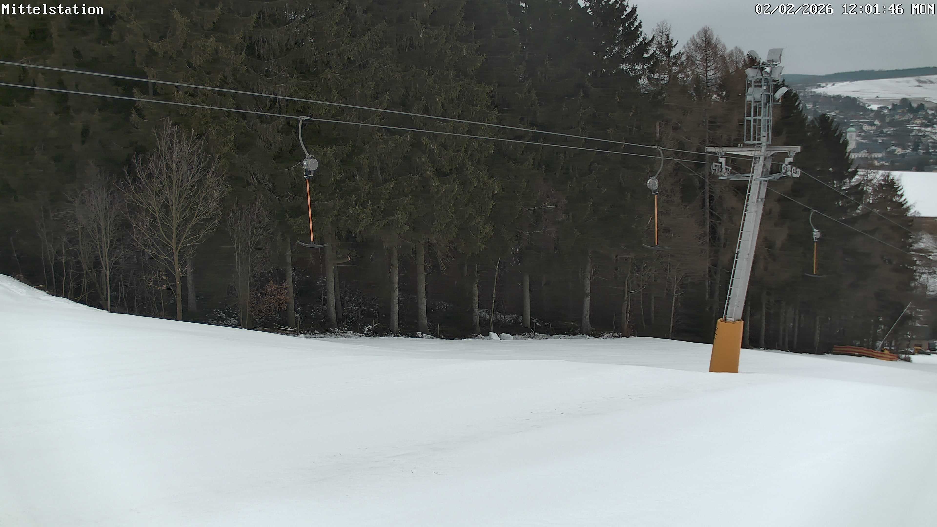 Archiv Foto Webcam Lössnitz: Skilift Mittelstation