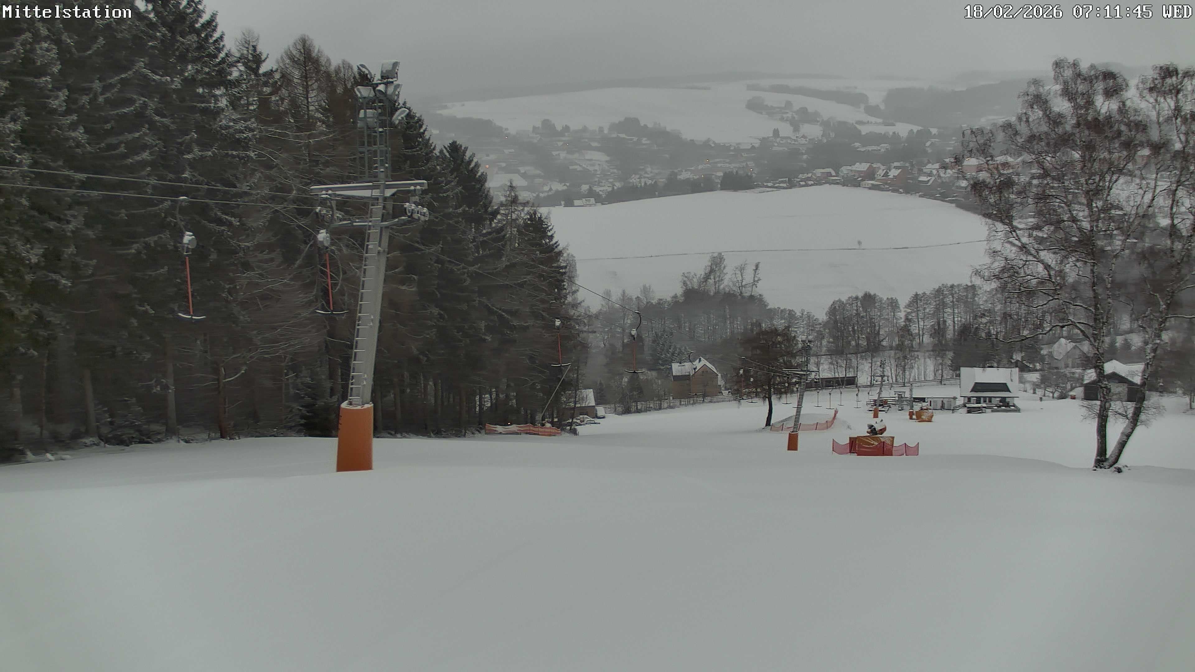Archiv Foto Webcam Lössnitz: Skilift Mittelstation