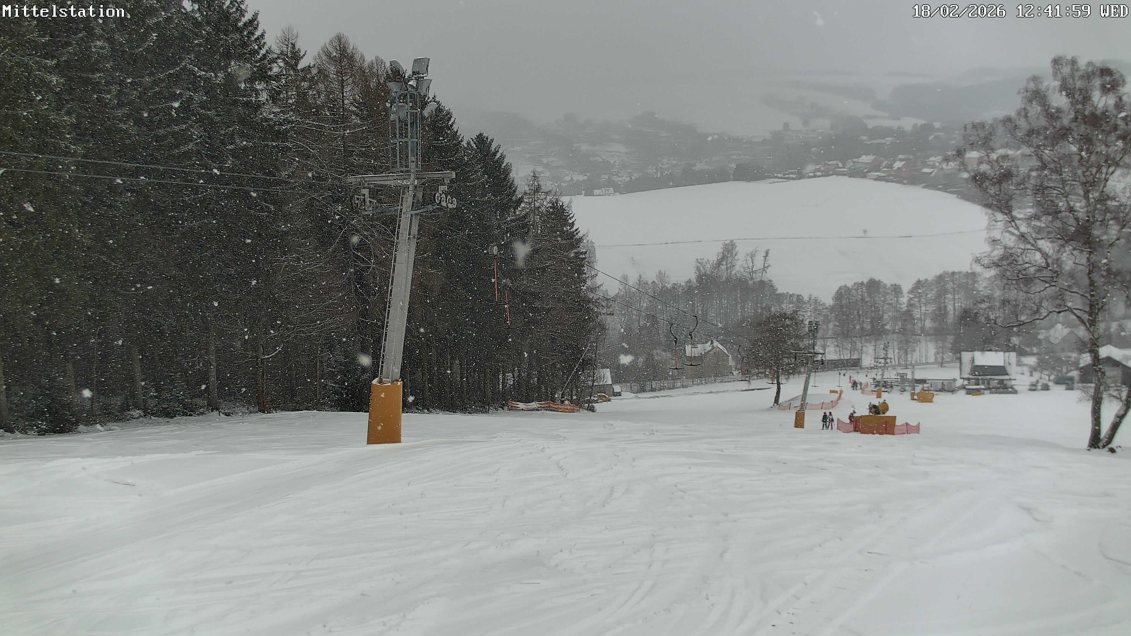 Archiv Foto Webcam Lössnitz: Skilift Mittelstation