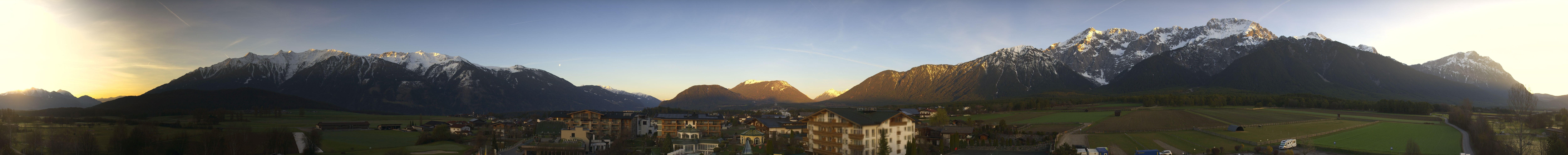 Archived image Webcam Alpenresort Schwarz at Mieming Plateau