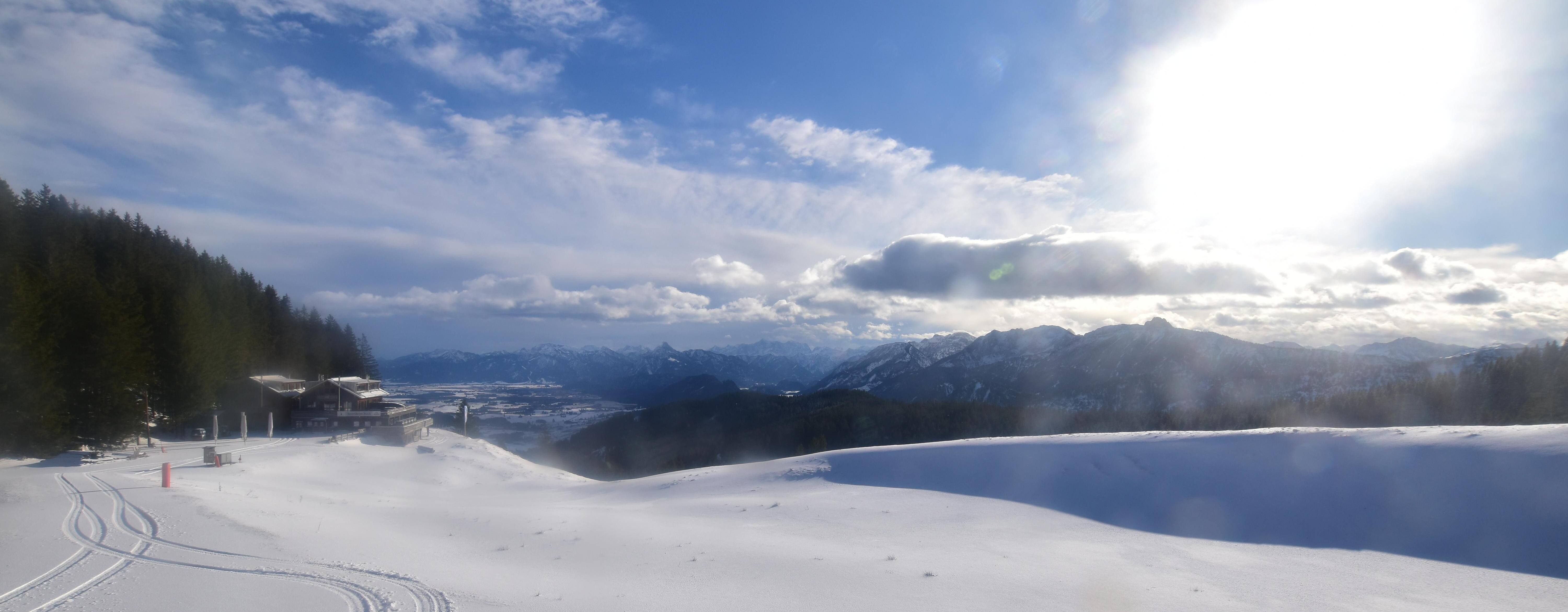 Archived image Webcam Alpspitzbahn Nesselwang: Sports Club Böck