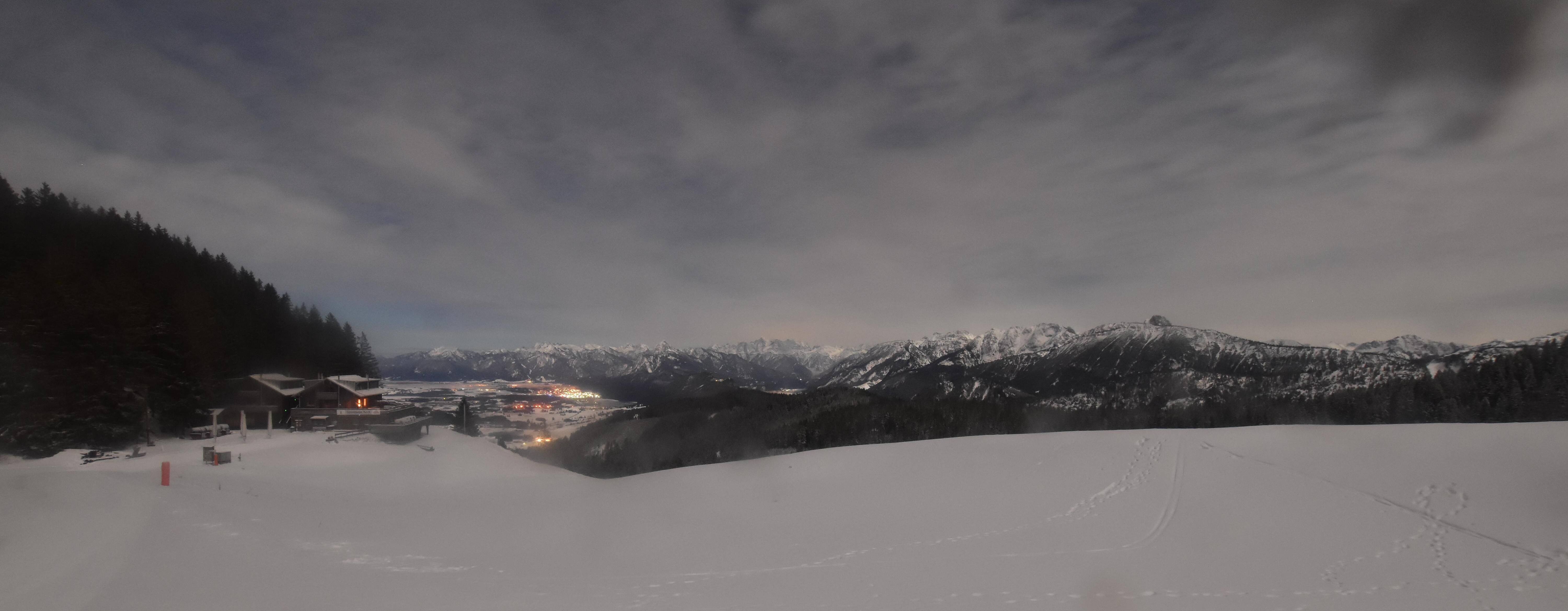 Archived image Webcam Alpspitzbahn Nesselwang: Sports Club Böck