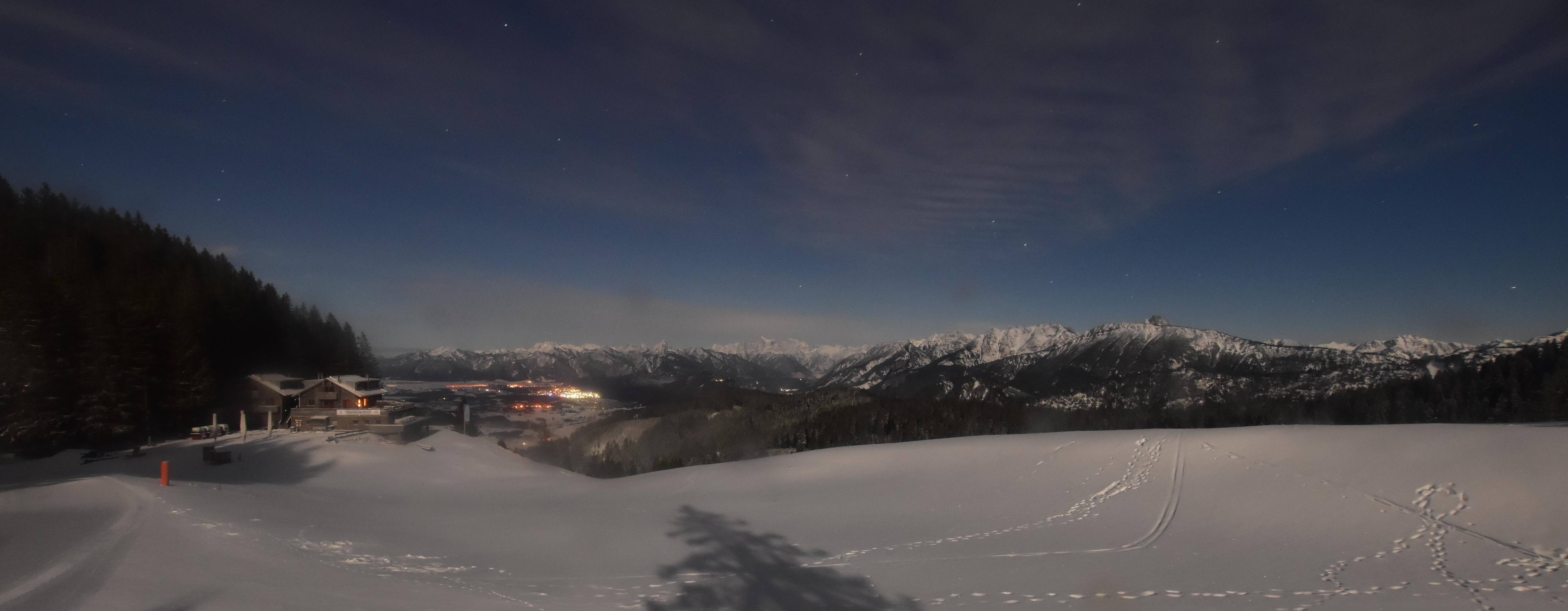 Archived image Webcam Alpspitzbahn Nesselwang: Sports Club Böck