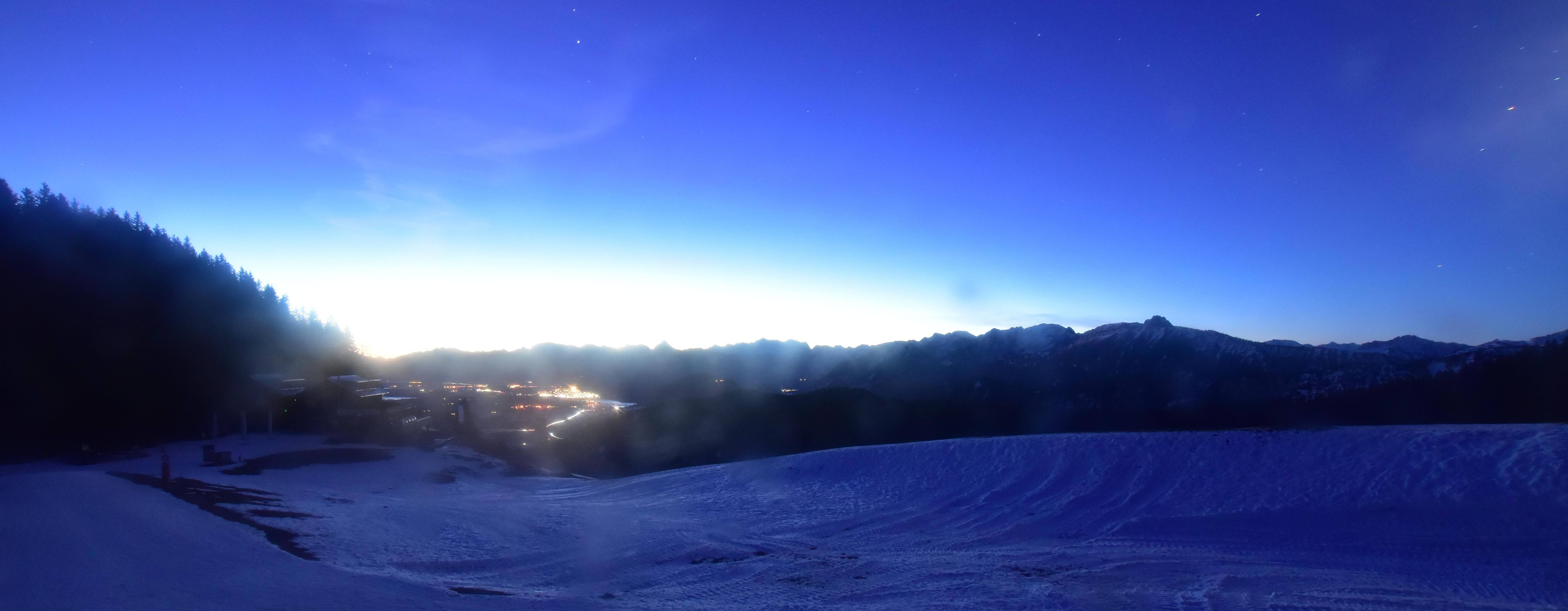 Archived image Webcam Alpspitzbahn Nesselwang: Sports Club Böck