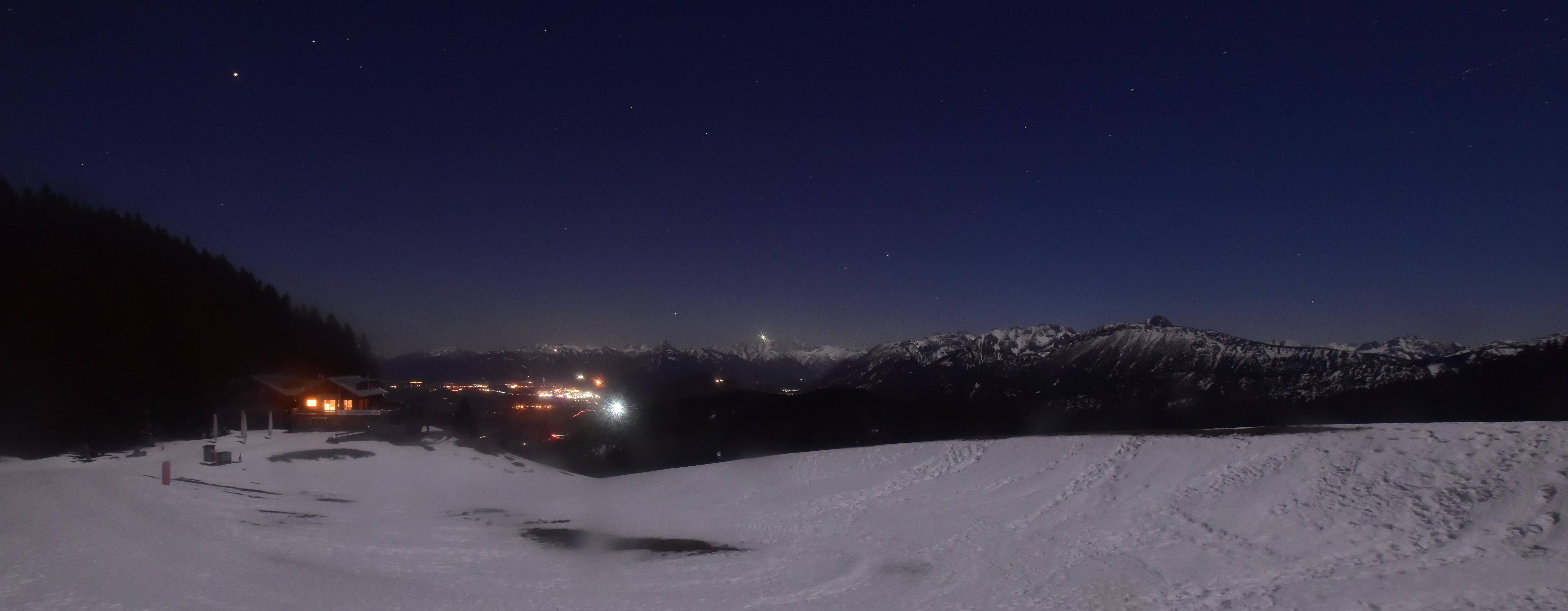 Archived image Webcam Alpspitzbahn Nesselwang: Sports Club Böck