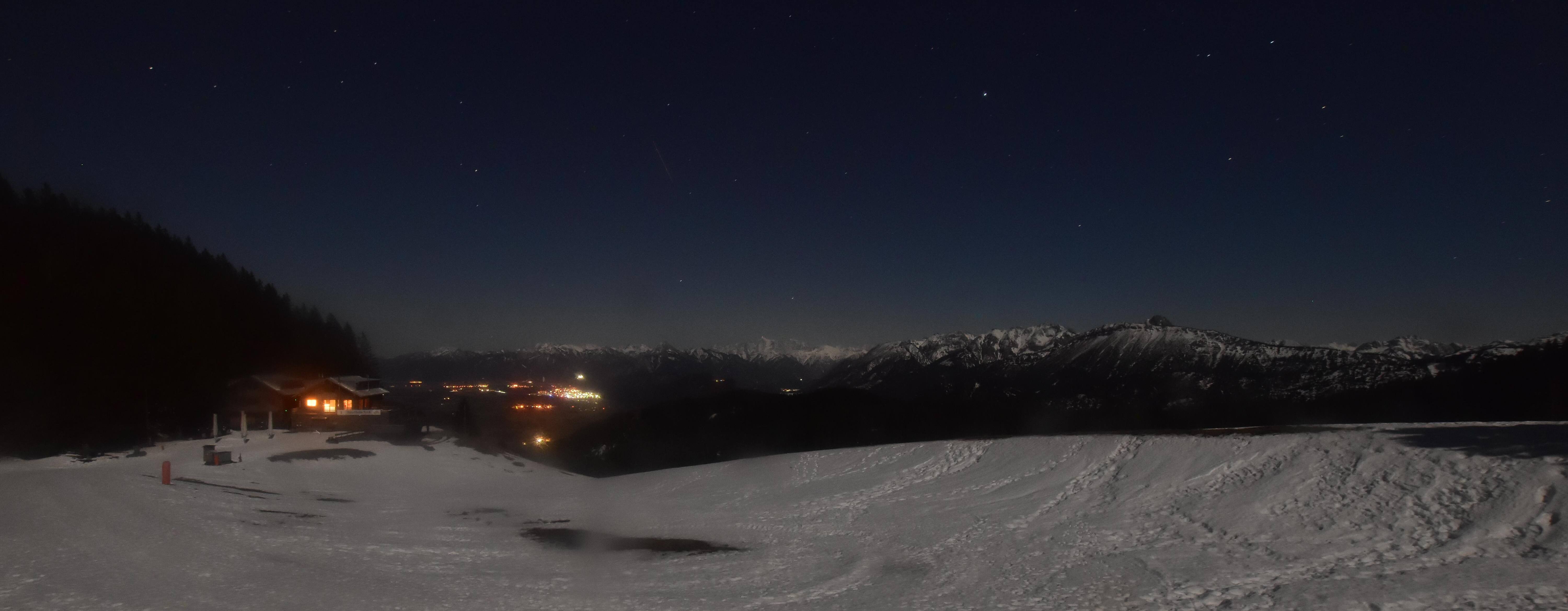 Archived image Webcam Alpspitzbahn Nesselwang: Sports Club Böck