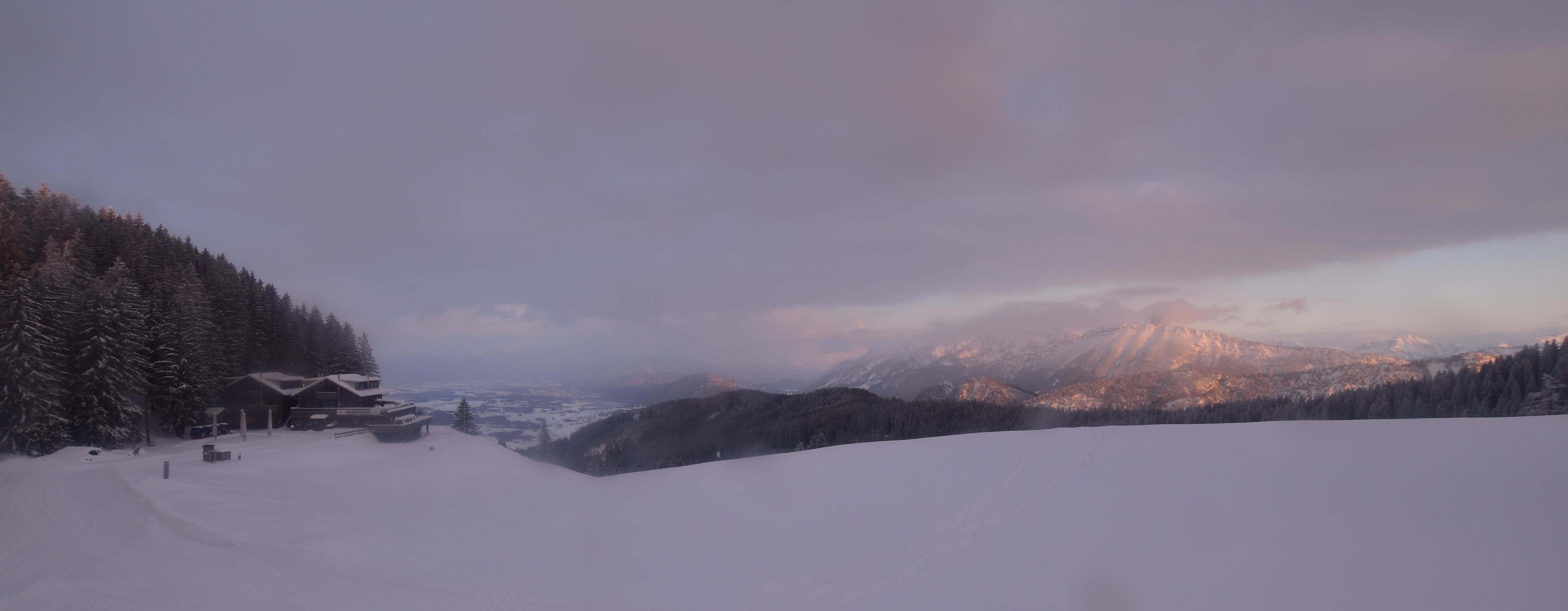 Archived image Webcam Alpspitzbahn Nesselwang: Sports Club Böck