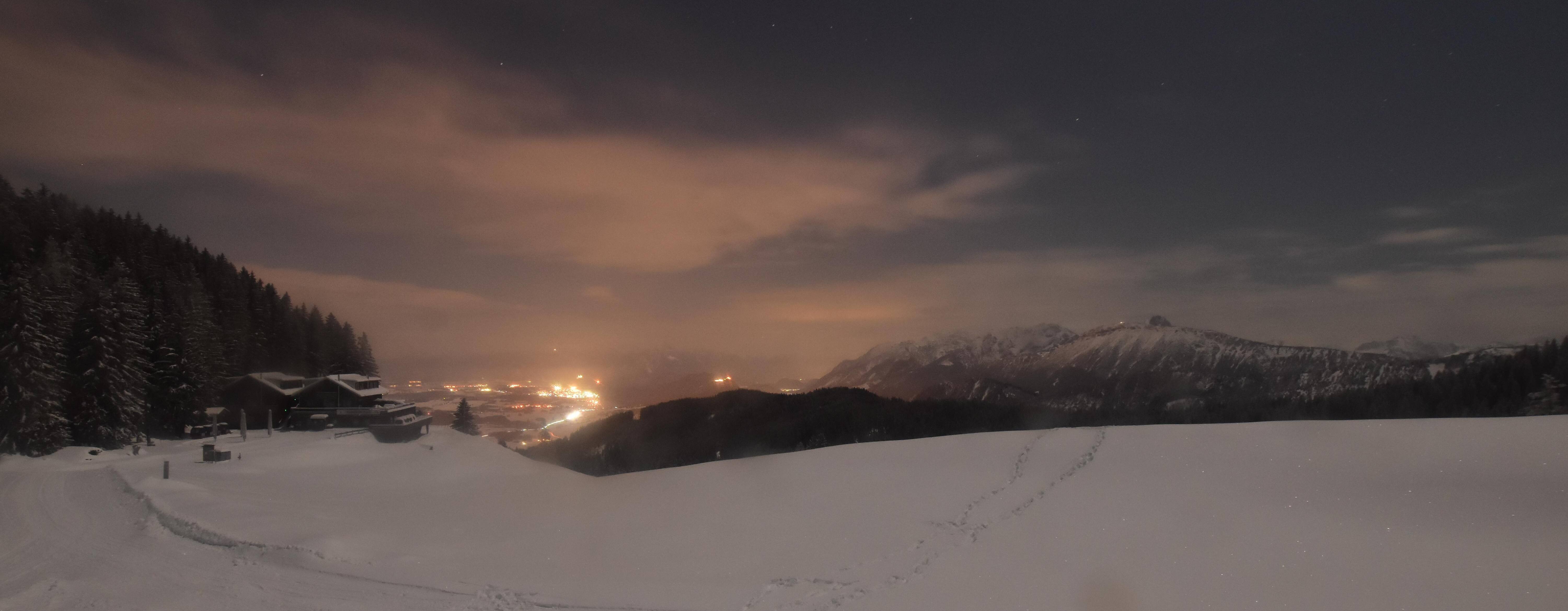 Archived image Webcam Alpspitzbahn Nesselwang: Sports Club Böck