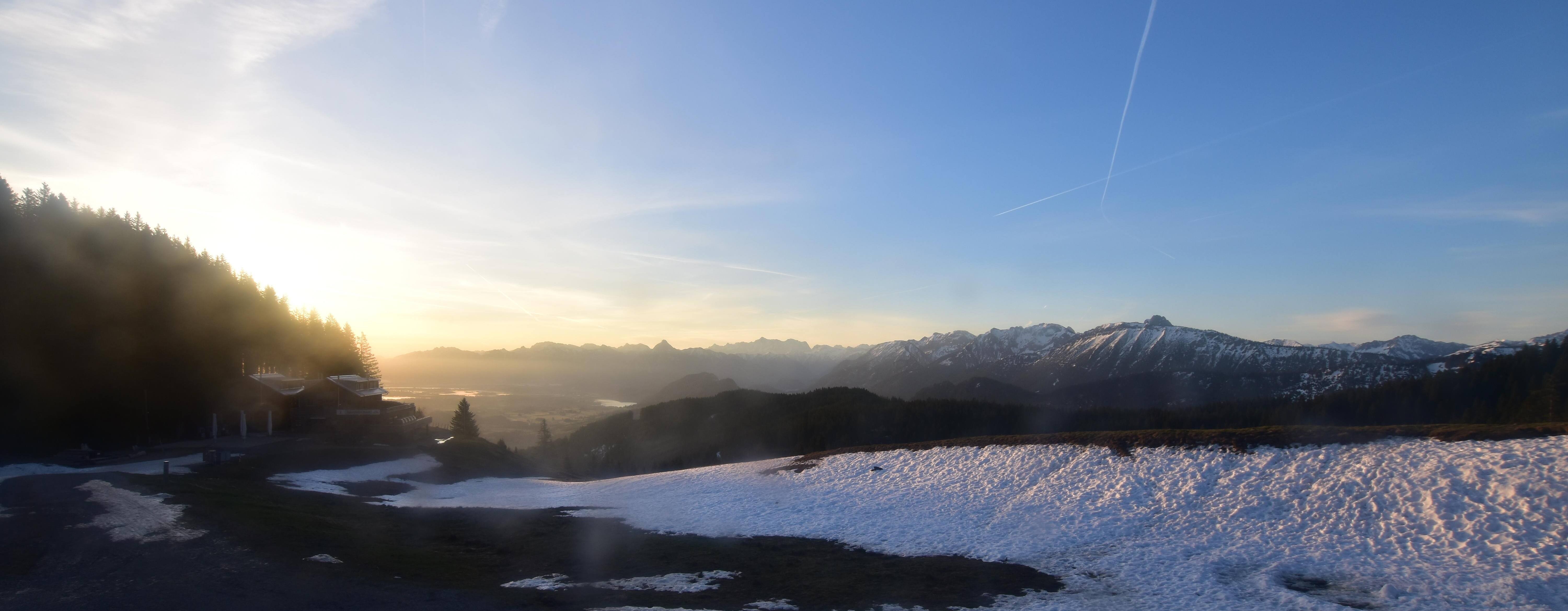 Archived image Webcam Alpspitzbahn Nesselwang: Sports Club Böck