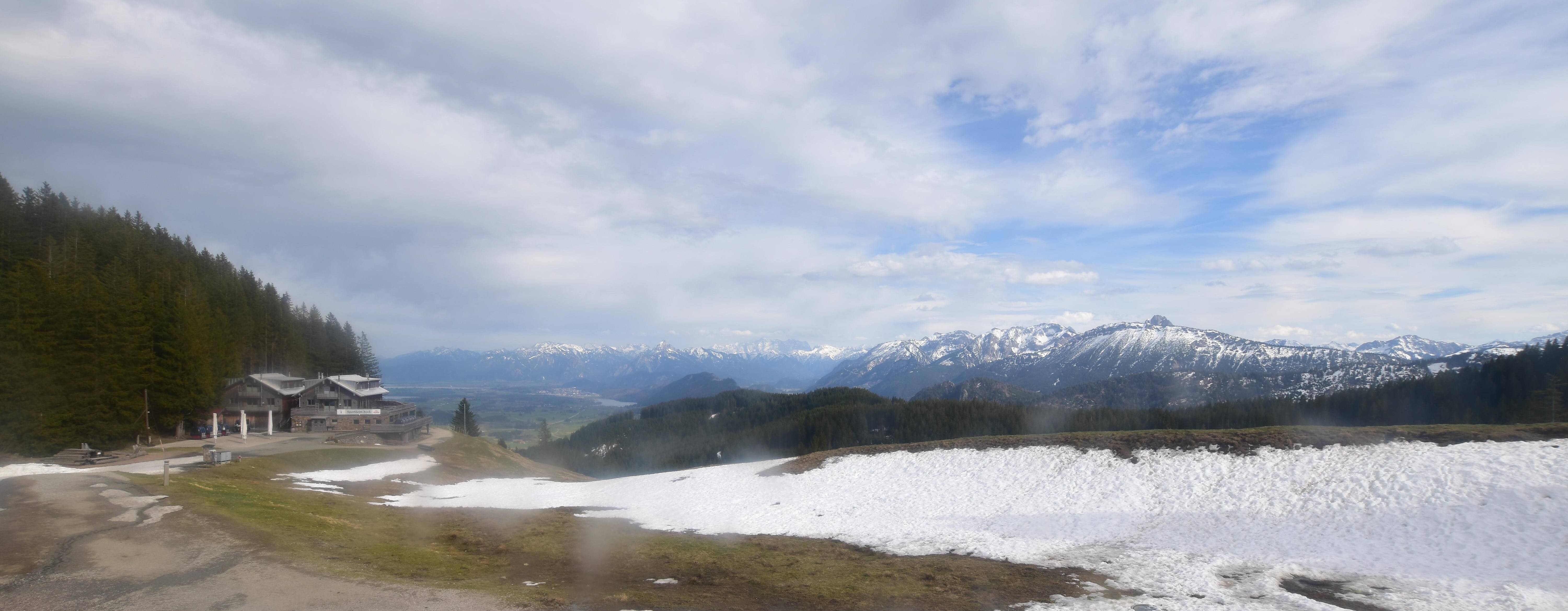 Archived image Webcam Alpspitzbahn Nesselwang: Sports Club Böck