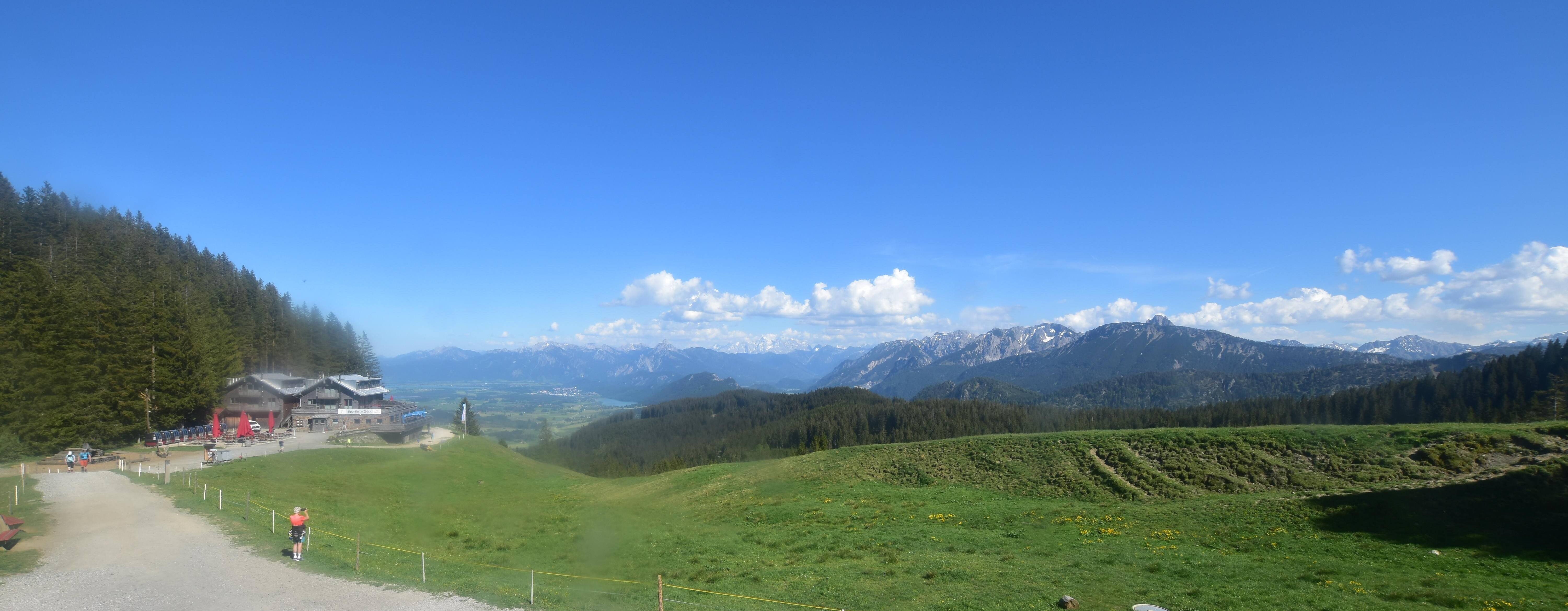 Archived image Webcam Alpspitzbahn Nesselwang: Sports Club Böck